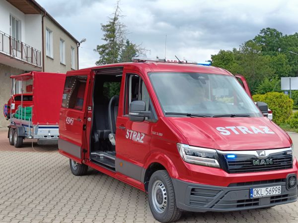 przekazanie nowego samochodu ratowniczego i agregatu pompowego dla OSP Biadacz