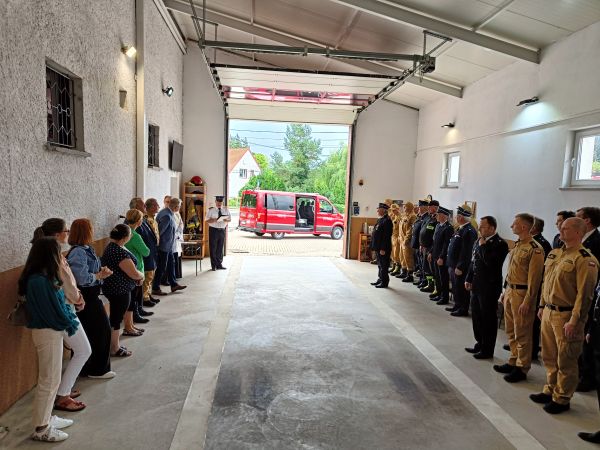 przekazanie nowego samochodu ratowniczego i agregatu pompowego dla OSP Biadacz