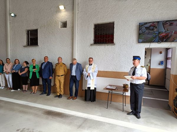 przekazanie nowego samochodu ratowniczego i agregatu pompowego dla OSP Biadacz