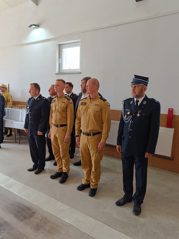 przekazanie nowego samochodu ratowniczego i agregatu pompowego dla OSP Biadacz