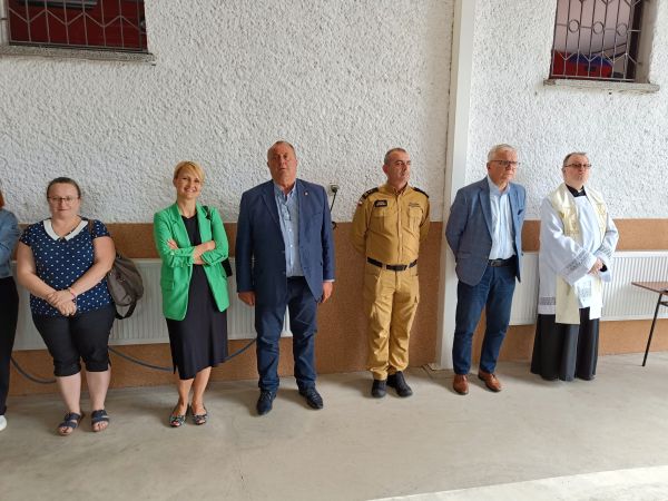 przekazanie nowego samochodu ratowniczego i agregatu pompowego dla OSP Biadacz