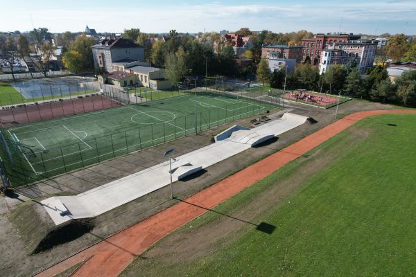 zdjęcia modernizacji boiska Orlik