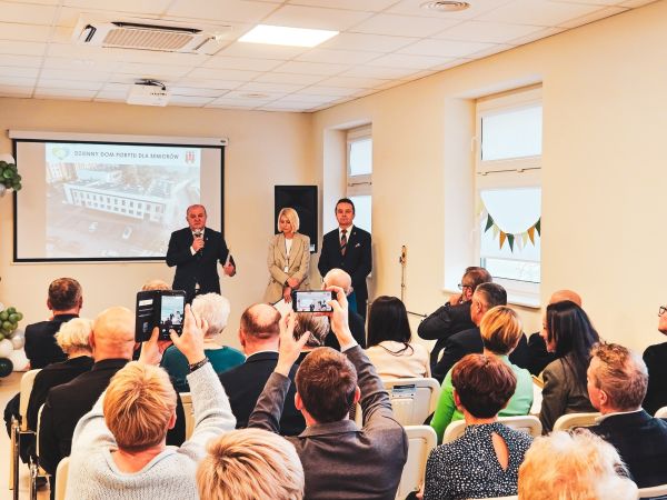 zdjęcia z uroczystego otwarcia DDP
