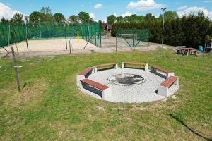 Utworzenie miejsc rekreacji nad zalewem w Ligocie Górnej – etap IV