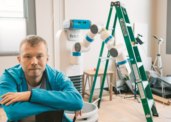 Brak wolnych miejsc na spotkanie z Wojciechem Zarembą – prowadzona jest lista rezerwowa